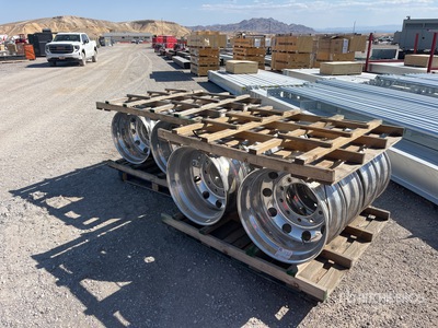 Quantity of (16) Alcoa Aluminum 22.5 Rims / Wheels