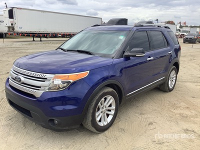 2014 Ford Explorer XLT سيارة رياضية متعددة الاستخدامات