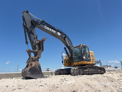 2021 John Deere 245G LC Rupsgraafmachine