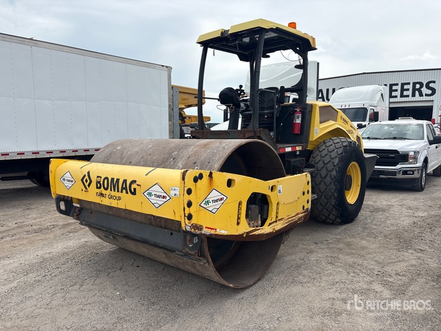 2020 Bomag BW211D-5 Smooth Drum Compactor