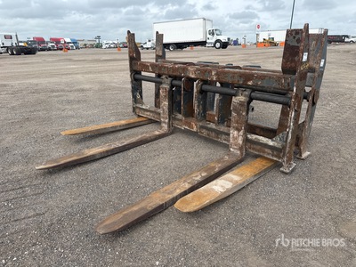 JRB 106 in Wheel Loader Forks