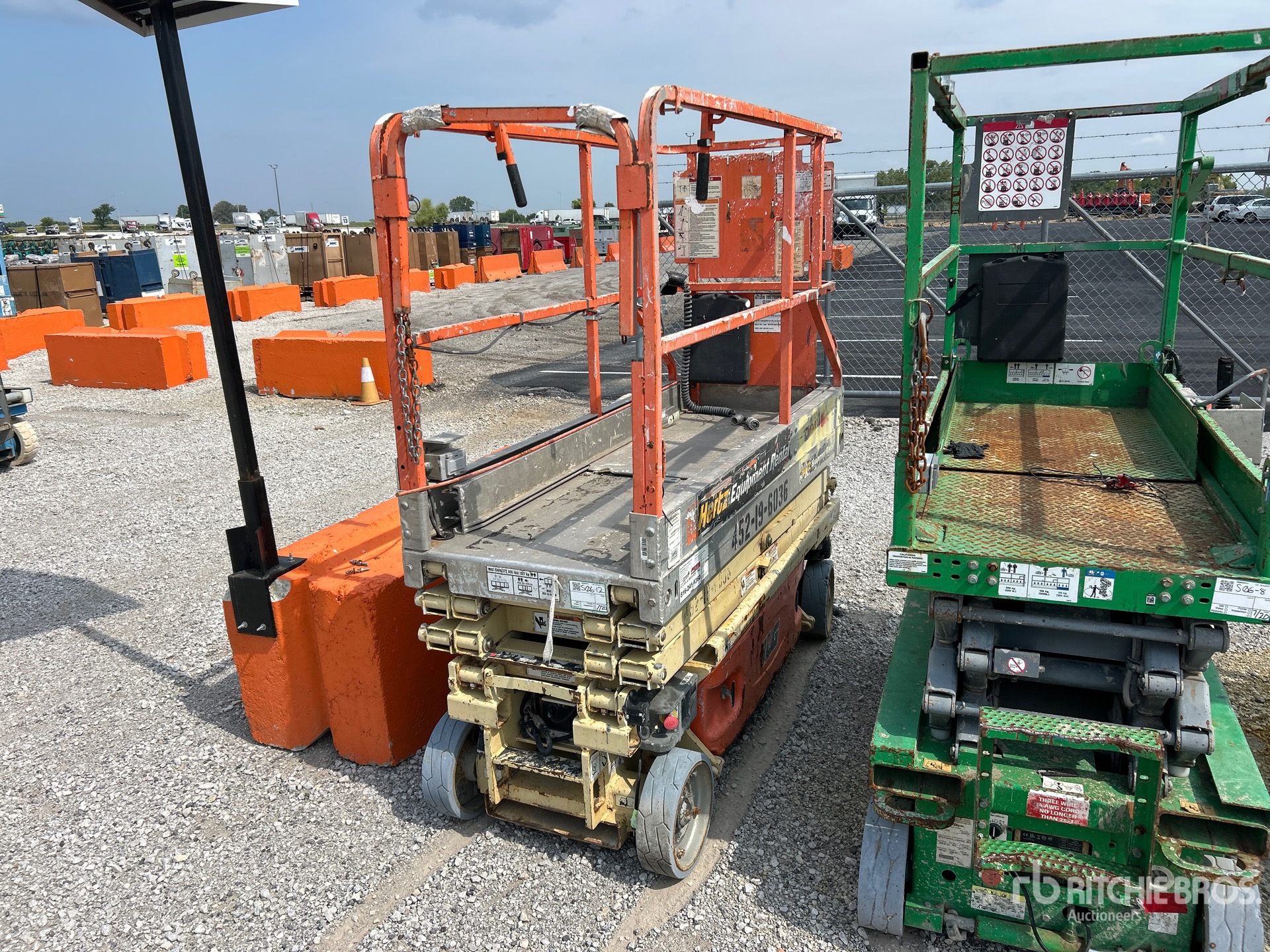 2005 JLG 1930ES Electric Scissor Lift (Inoperable)