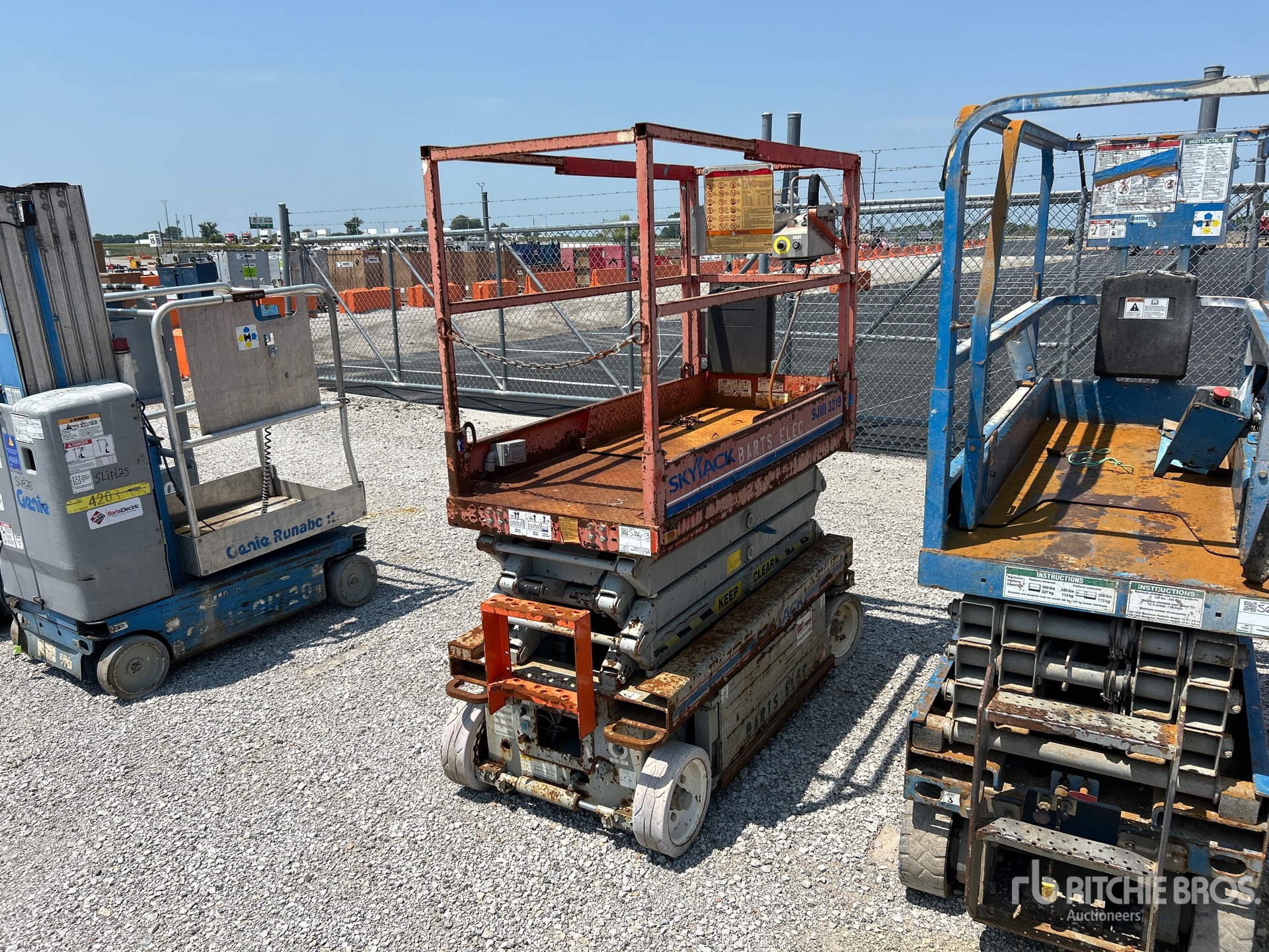 2004 Skyjack SJIII3219 Electric Scissor Lift (Inoperable)