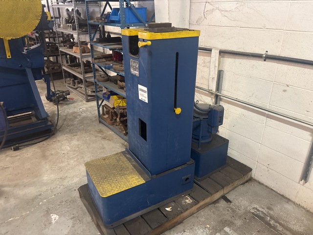 Pioneer VM-215 Broaching Table