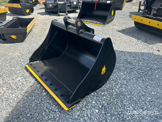 Dynamic Entities 42 in Cleanup Excavator Bucket | Ritchie Bros. Auctioneers