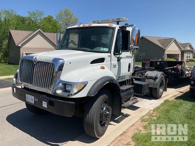 2007 International 7500 4x2 Roll-Off Truck
