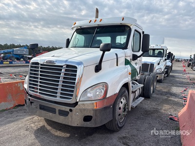 2011 Freightliner Cascadia 125 6x4 T/A Day Cab Truck Tractor