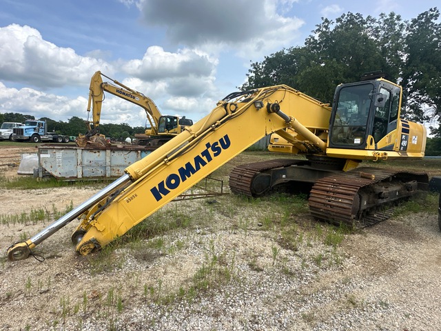 2017 Komatsu PC490LC-11 Tracked Excavator (Inoperable)