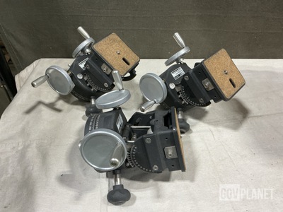 (7) Moog 4-52926-9C Tripod Heads