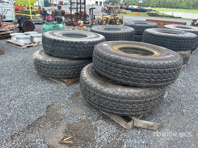 Quantity of (4) Liebherr Koła