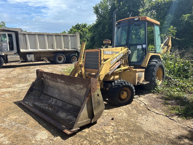 1995 John Deere 310D 4x4 Backhoe Loader (Inoperable) 1995 John Deere 310D 4x4 Backhoe Loader (Inoperable)