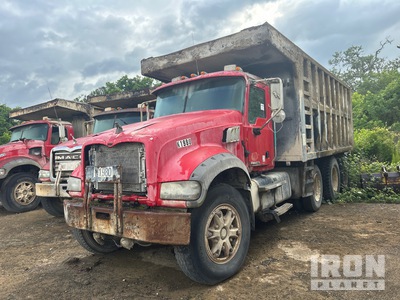 2012 Mack GU713 8x4 4-Achs Kipper-Lkw (Inoperable)