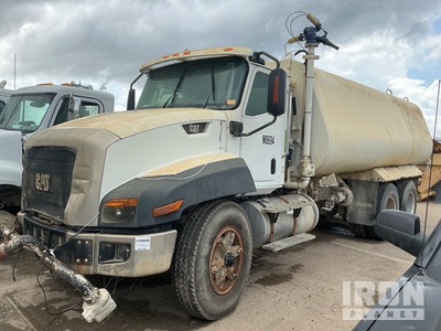 2013 Cat CT660S 6x4 Water Truck