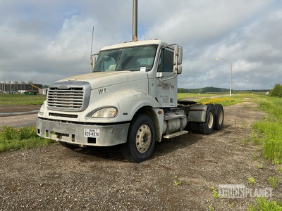 2006 Freightliner Columbia 120 6x4 Day Cab Truck Tractor (Inoperable)