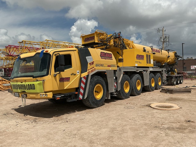Grove GMK 5250L 300 ton 10x8x10 All Terrain Crane