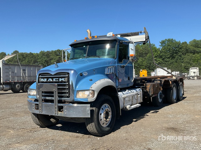 2015 Mack GU713 Granite 8x4 Roll-Off Truck