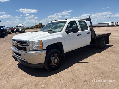 2013 Chevrolet Silverado 3500HD 4x4 Crew Cab Camion à Plateau