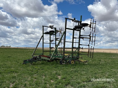 John Deere E1610 36 ft Coltivatore
