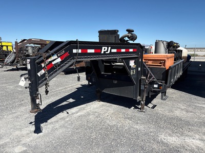 2015 PJ Trailers 30 ft T/A Gooseneck Flatbed Trailer