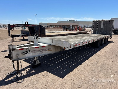 2016 Towmaster T50 33 ft Tri/A Equipment Trailer