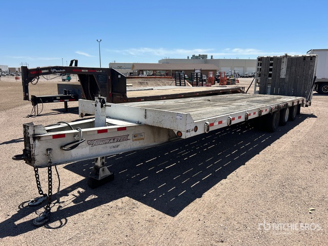 2016 Towmaster T50 33 ft Tri/A Equipment Trailer