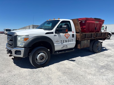 2012 Ford F-550 XL 4x4 Camion à benne basculante
