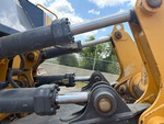 Hydraulics with Ripper Cylinders
