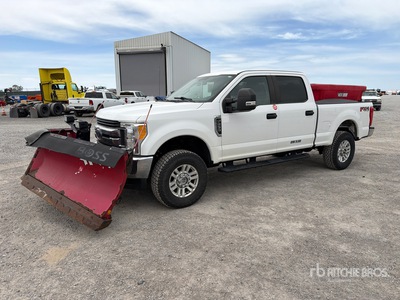 2017 Ford F-250 STX 4x4 Crew Cab Camion chasse-neige