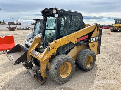 Cat 236D Chargeuse à direction à glissement (Inoperable)