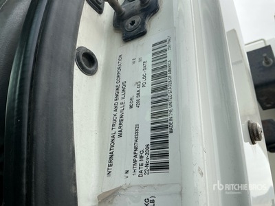 2007 International 4200 Camion balai