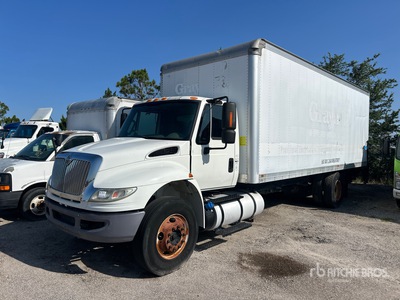 2016 International 4300 4x2 شاحنة فان (Inoperable)