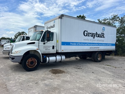 2016 International 4300 4x2 Autocarro furgonato