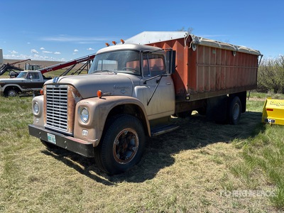 International Loadstar 1600 4x2 Grain Truck