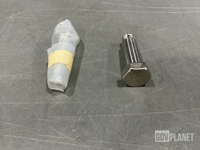 (11) 65C18242-507 Shoulder Bolts