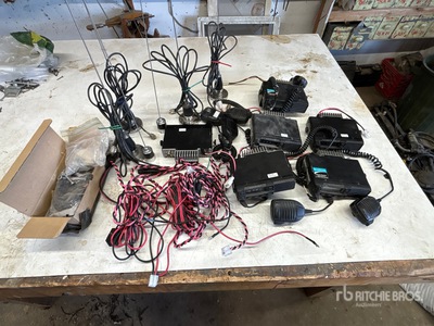 Quantity of 6 Radios Attrezzatura agricola varia