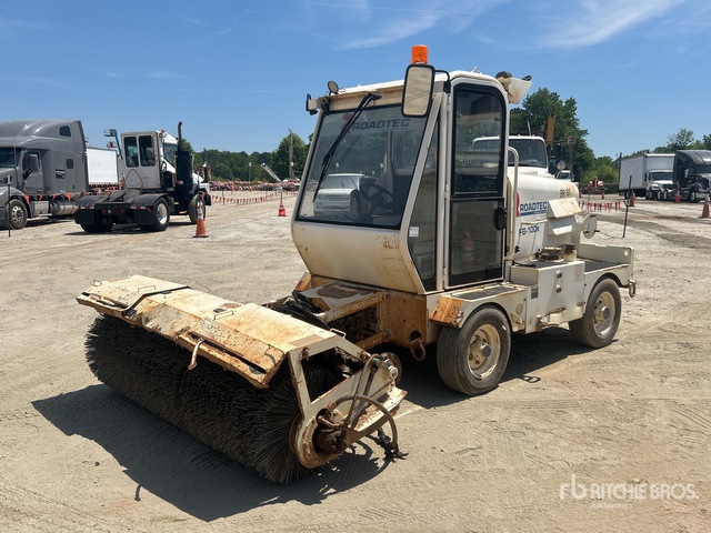 2019 Roadtec FB-100E Self-Propelled Broom