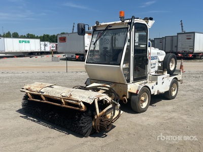 2019 Roadtec FB-100E Self-Propelled Broom