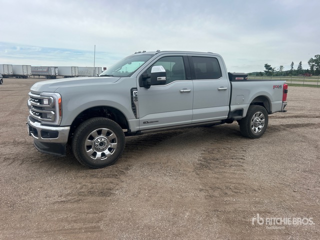 2025 Ford F-350 Lariat 4x4 Crew Cab Pickup