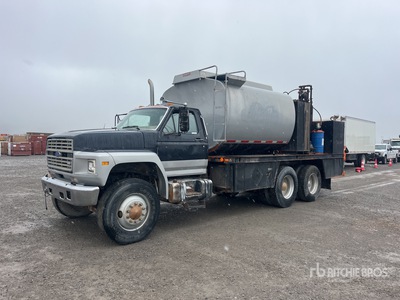 1985 Ford FT8000 6x4 Fuel and Lube Truck