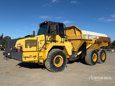 2009 Komatsu HM300-2 Kiepwagen met knikbesturing