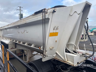 1999 Azmeb 8.5 m Tri/A Remorque à benne basculante arrière