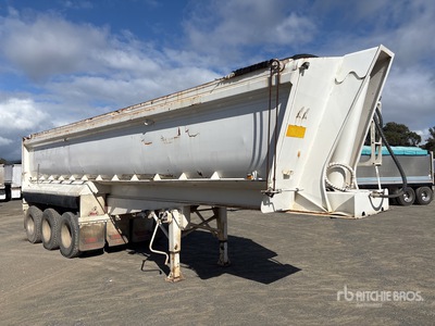 1999 Azmeb 9.3 m Tri/A Remolque banera