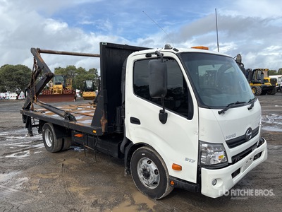 2017 Hino 300 917 4x2 Lugger Truck