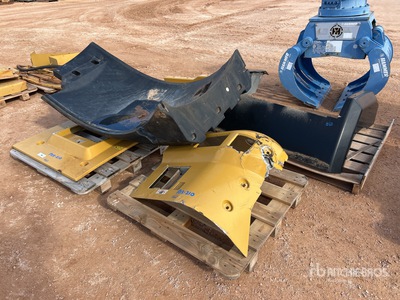 Quantity of Panels & Mud Guards - Fits Cat 623K