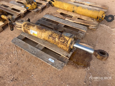 Apron Cylinder Ram - Fits Cat 631-637