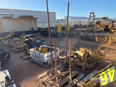 Quantity of (4) Stands Altro materiale