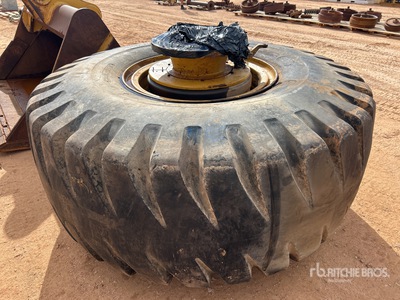 Wheel and Front Hub Assembly - Fits Cat 637