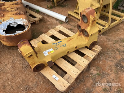 Queen Post - Fits Cat 631-637