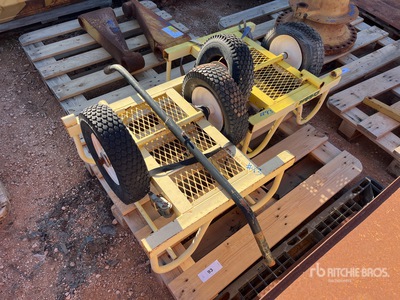 Quantity of (2) Shop Trolleys Altro materiale