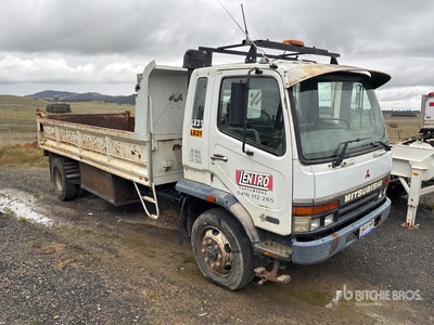 1998 Mitsubishi FM618 4x2 Camion à benne basculante
